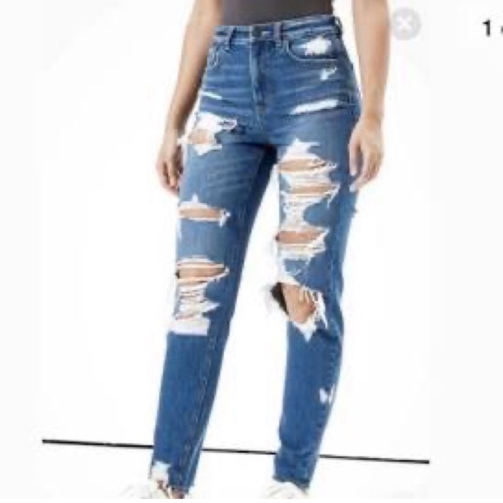 American Eagle Relaxed Mom Jean